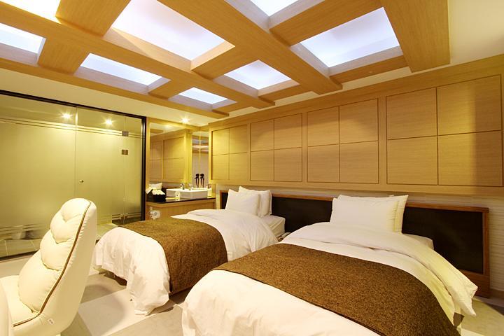 Suwon Orsay Business Hotel Екстер'єр фото