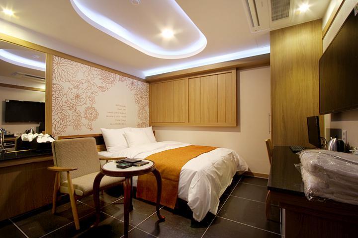 Suwon Orsay Business Hotel Екстер'єр фото