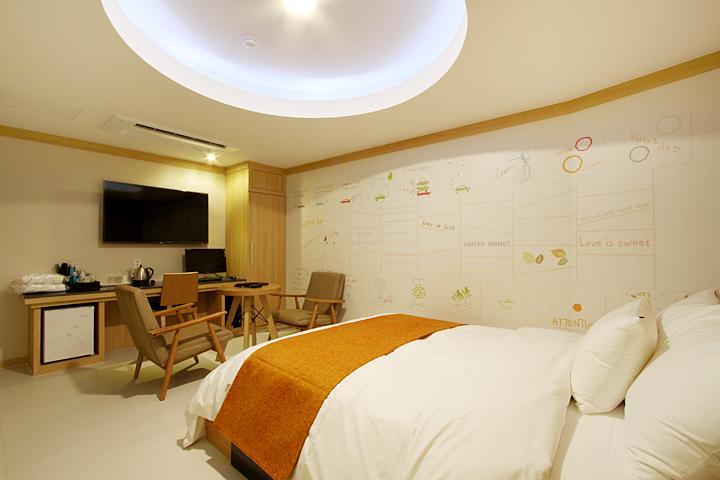 Suwon Orsay Business Hotel Екстер'єр фото