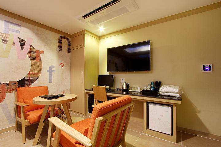 Suwon Orsay Business Hotel Екстер'єр фото