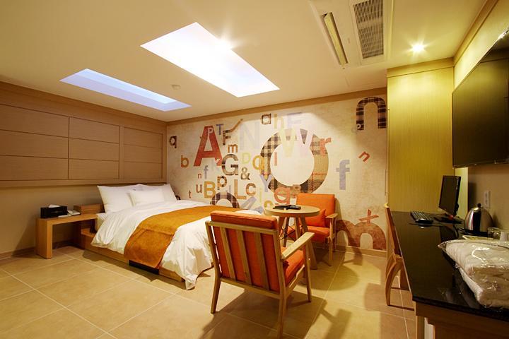 Suwon Orsay Business Hotel Екстер'єр фото
