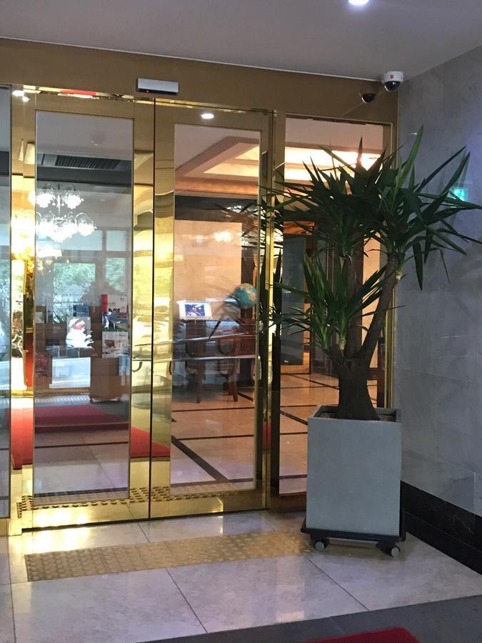 Suwon Orsay Business Hotel Екстер'єр фото
