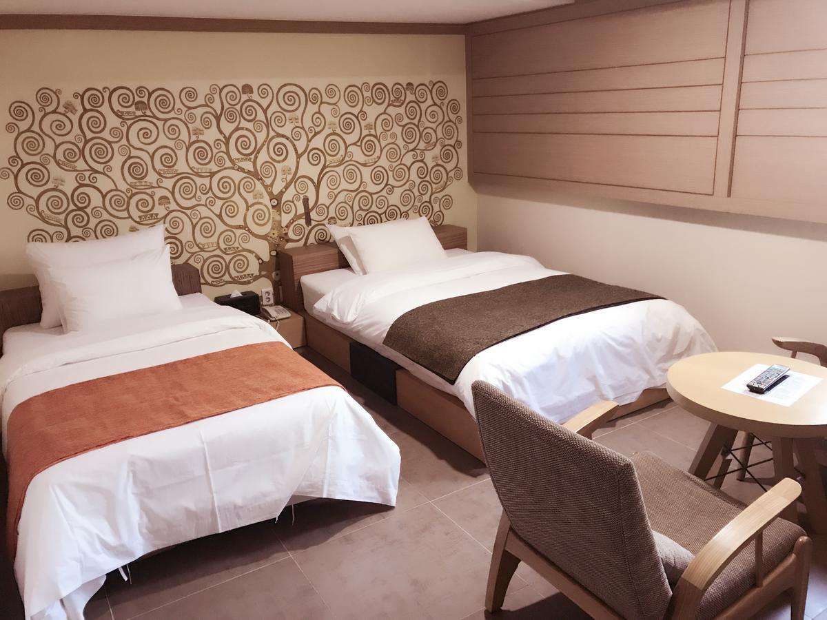 Suwon Orsay Business Hotel Екстер'єр фото