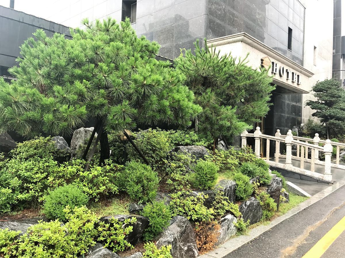 Suwon Orsay Business Hotel Екстер'єр фото