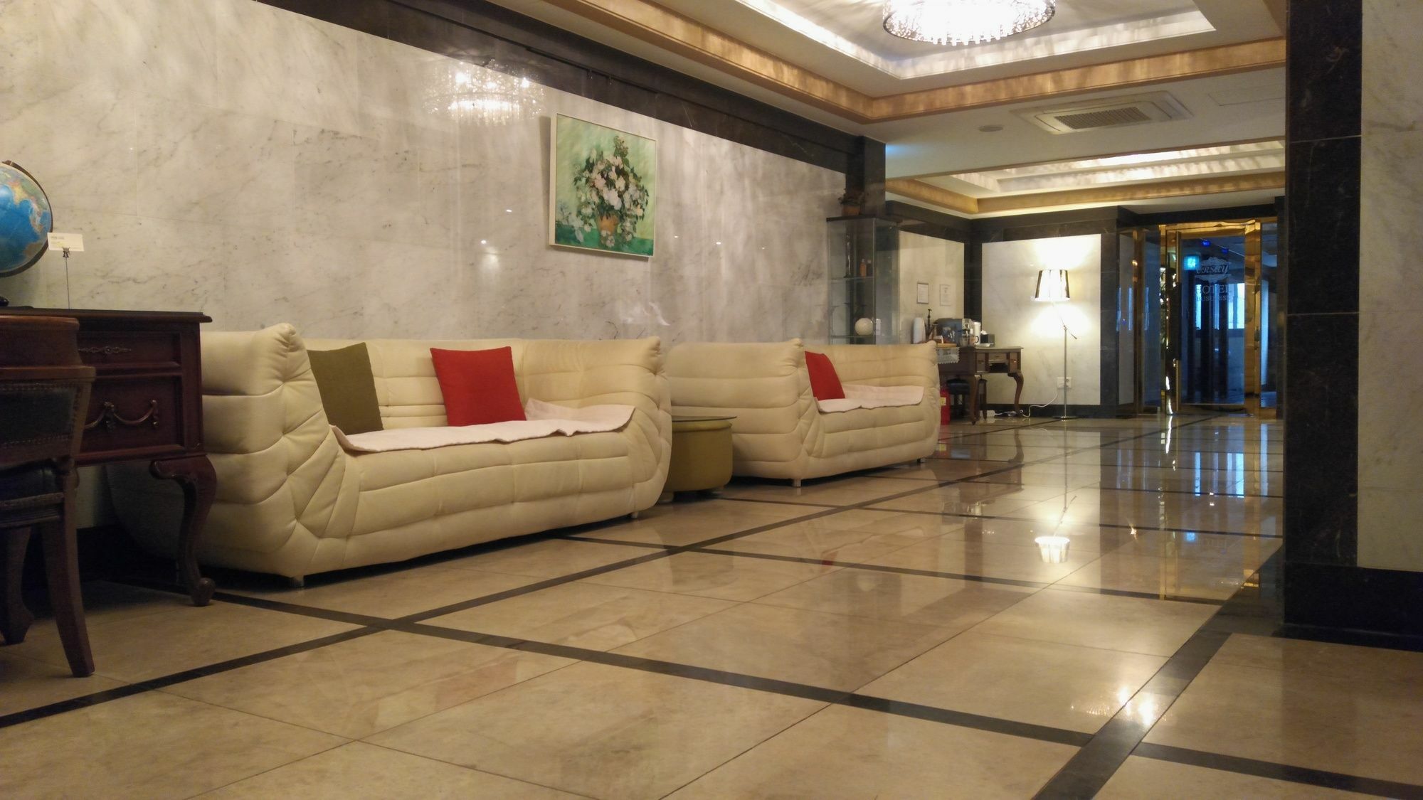 Suwon Orsay Business Hotel Екстер'єр фото