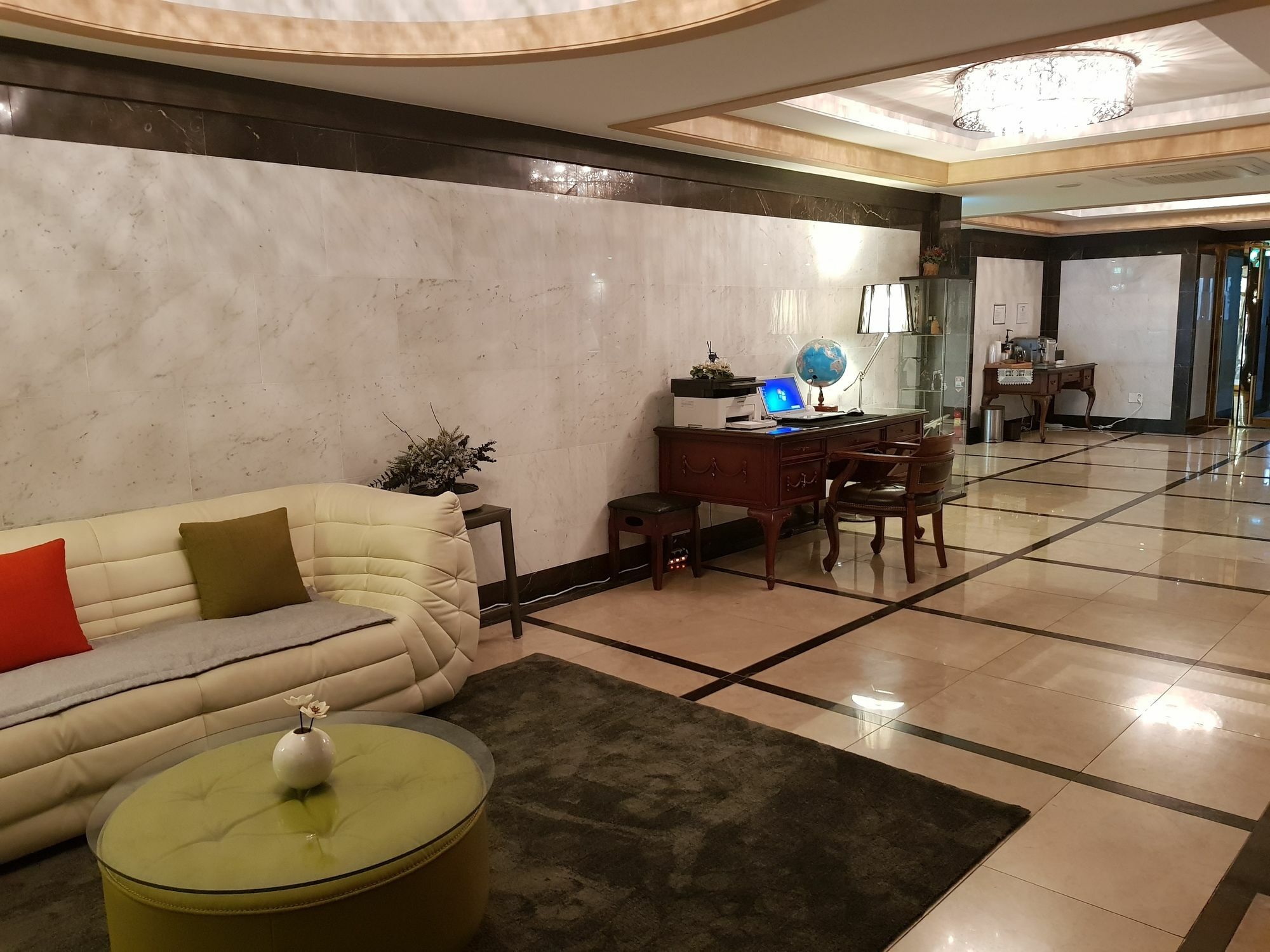 Suwon Orsay Business Hotel Екстер'єр фото